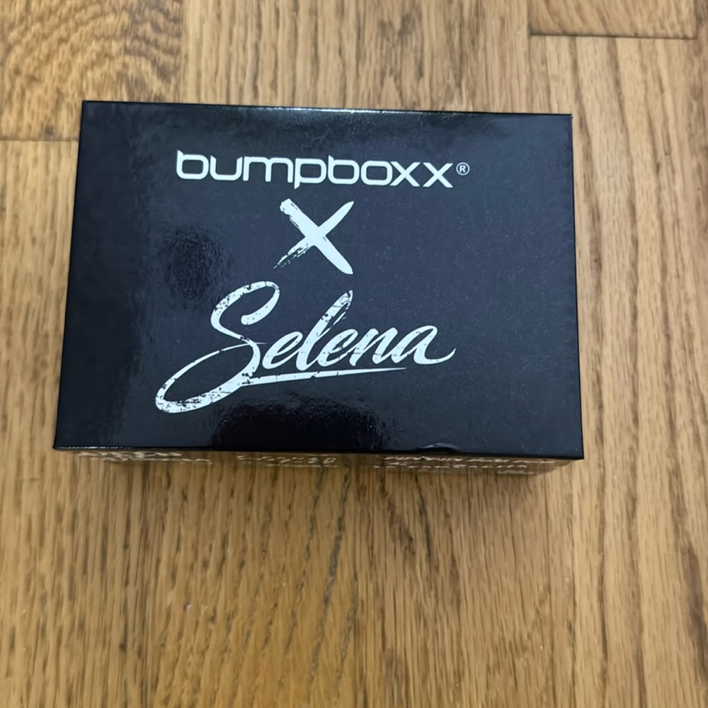 NEW SELENA BUMPBOXX
